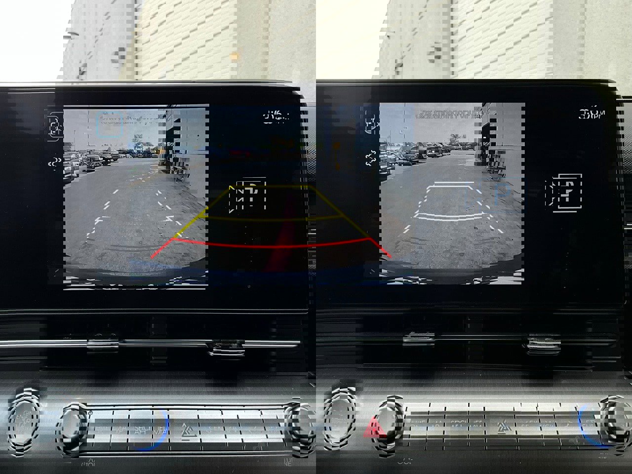 Used 2025 Hyundai Kona SEL image 33