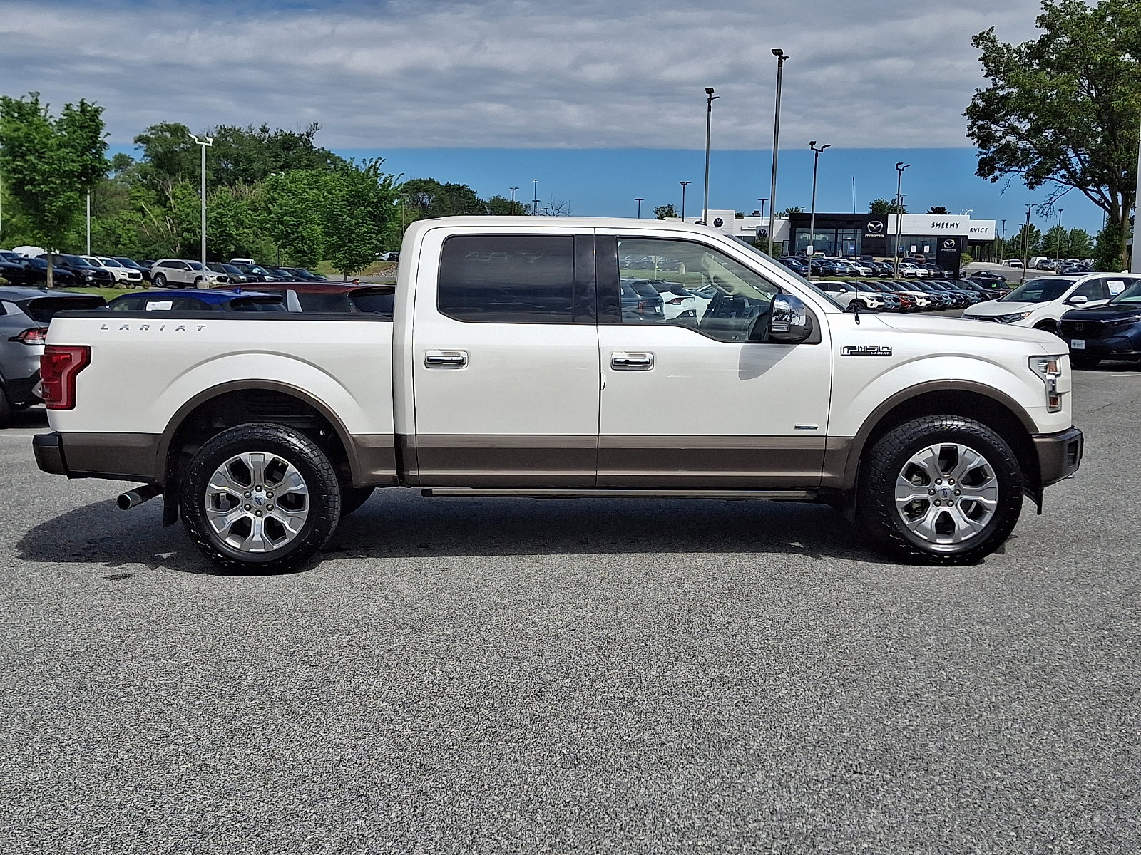 Used 2017 Ford F150 Lariat w/ Equipment Group 502A Luxury AWD/4WD image 7
