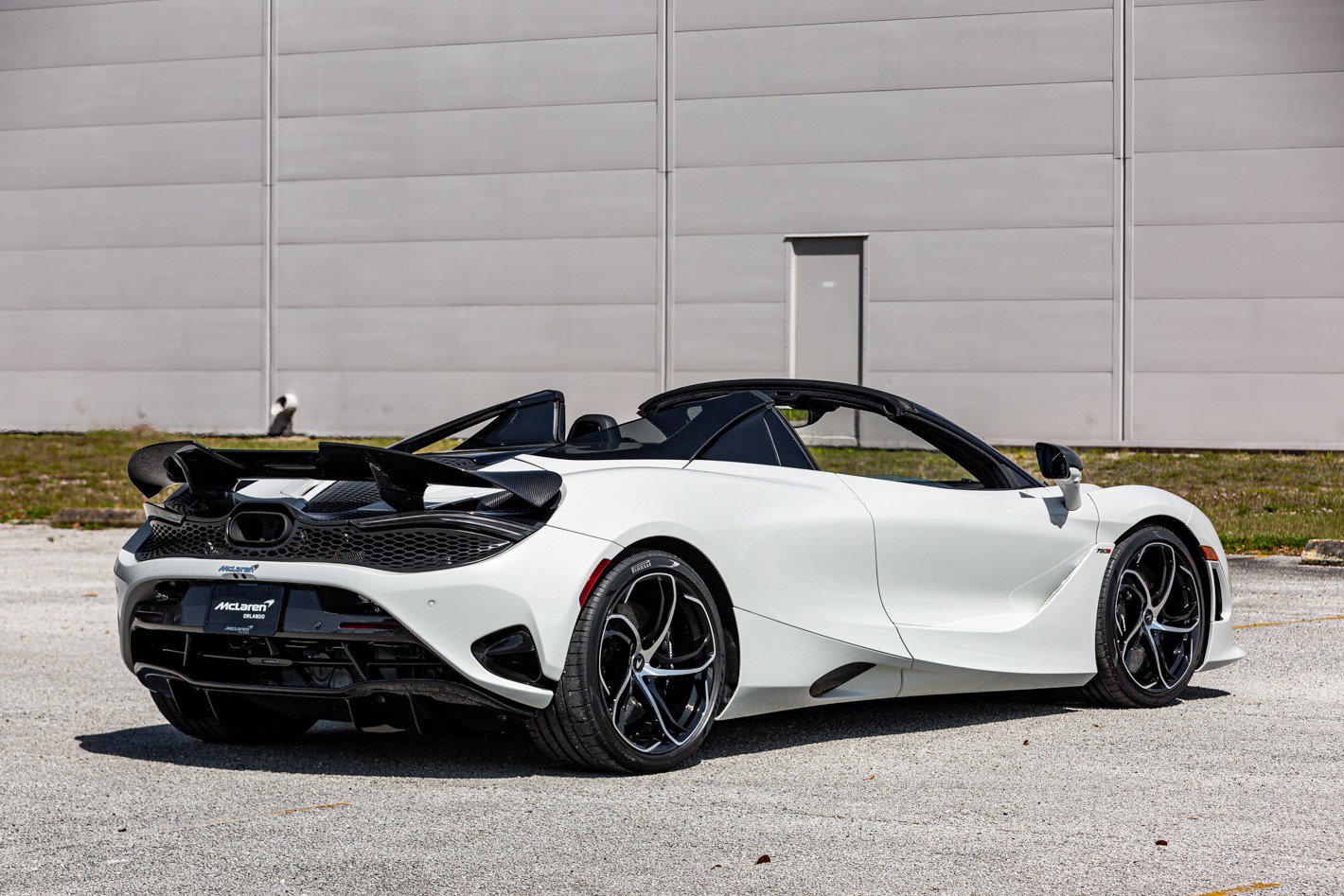 Used 2024 McLaren 750S Spider image 9