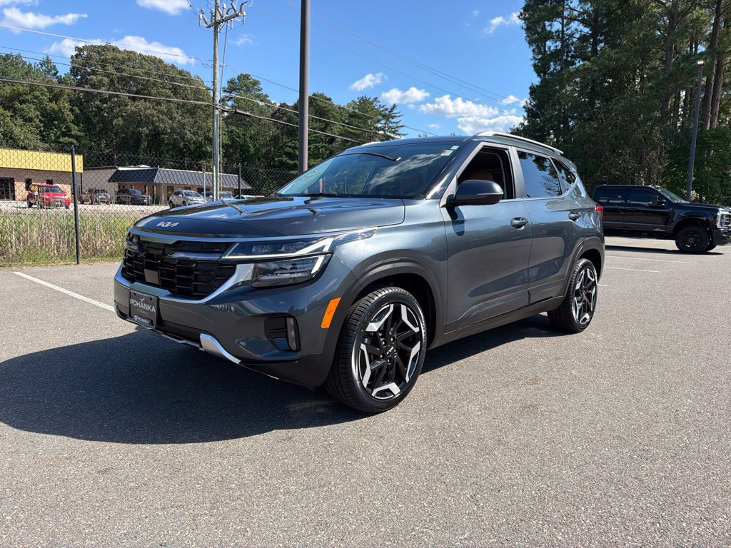 Certified 2024 Kia Seltos SX w/ SX Sunroof Package AWD/4WD image 2