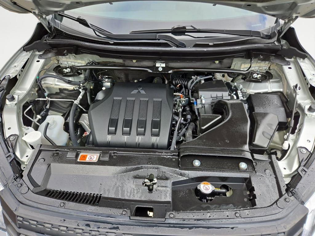 Used 2024 Mitsubishi Eclipse Cross Black Edition image 18