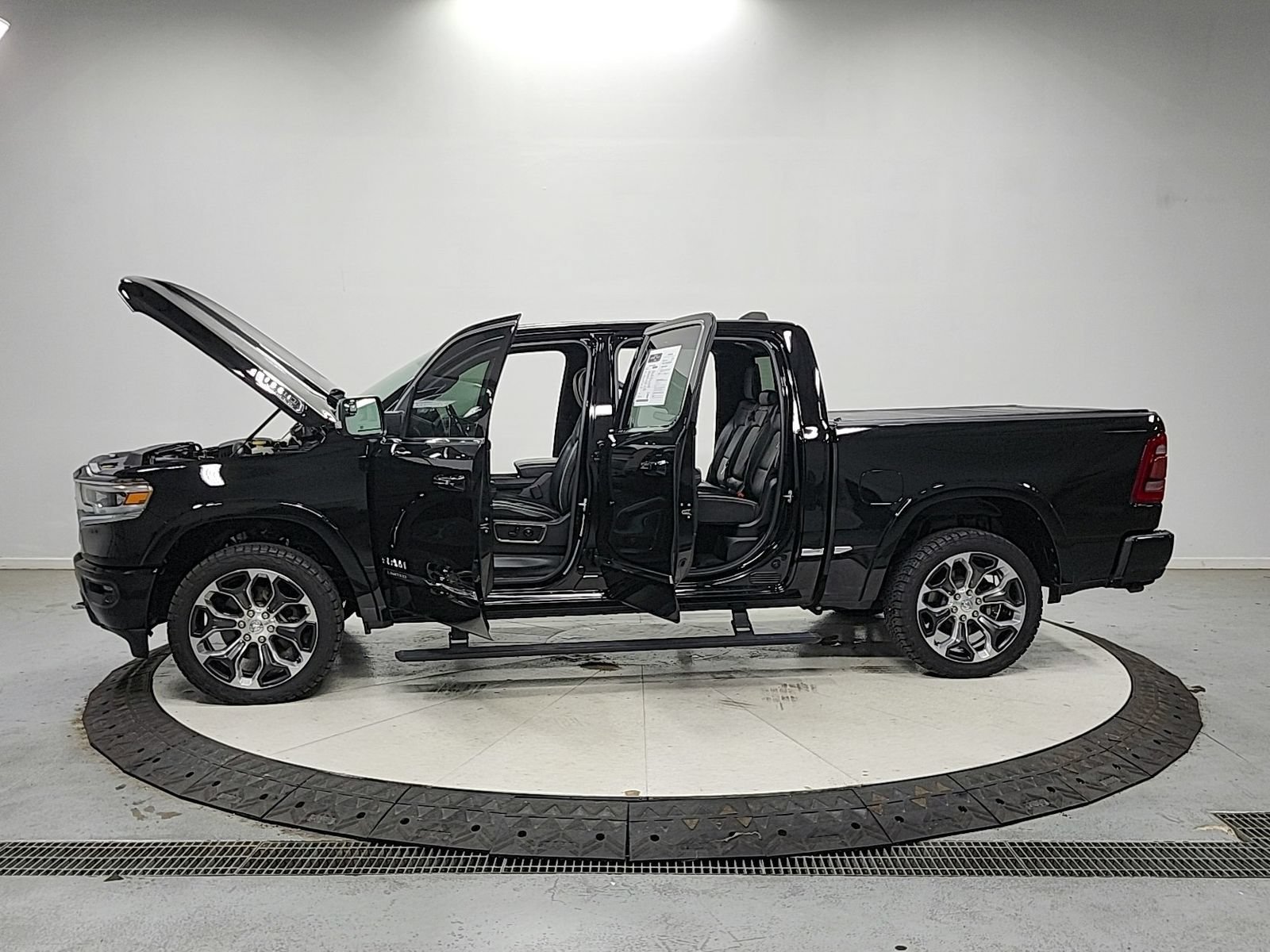 Used 2020 RAM 1500 Limited AWD/4WD image 12