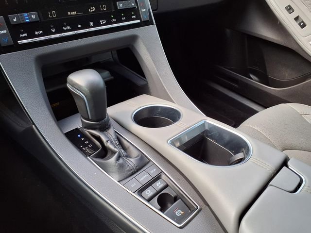 Used 2019 Toyota Avalon Limited image 27