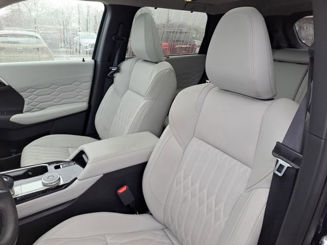 Used 2025 Mitsubishi Outlander SEL AWD/4WD image 5