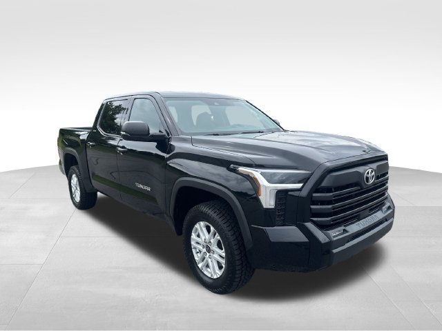 Used 2023 Toyota Tundra SR5 w/ SR5 Premium Package AWD/4WD image 7