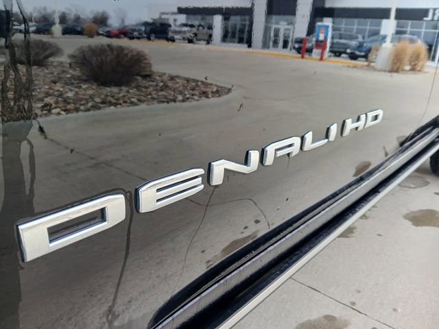 Used 2025 GMC Sierra 2500 Denali Ultimate image 10