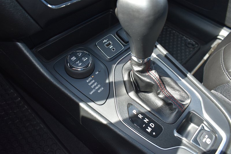 Used 2022 Jeep Cherokee Trailhawk AWD/4WD image 20