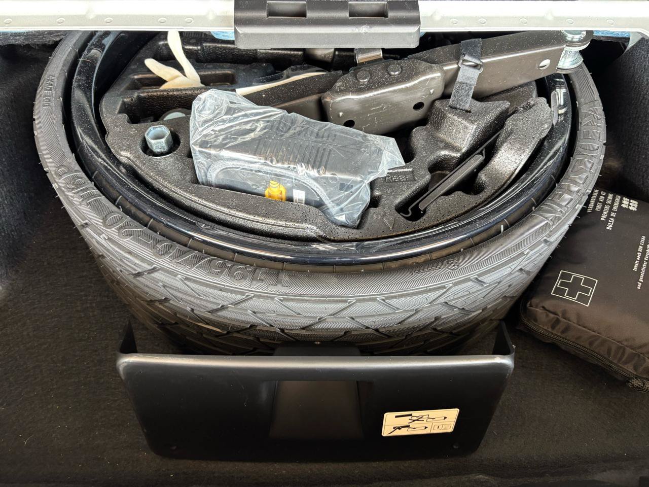 Used 2024 Mercedes-Benz GLS 63 AMG 4MATIC image 36