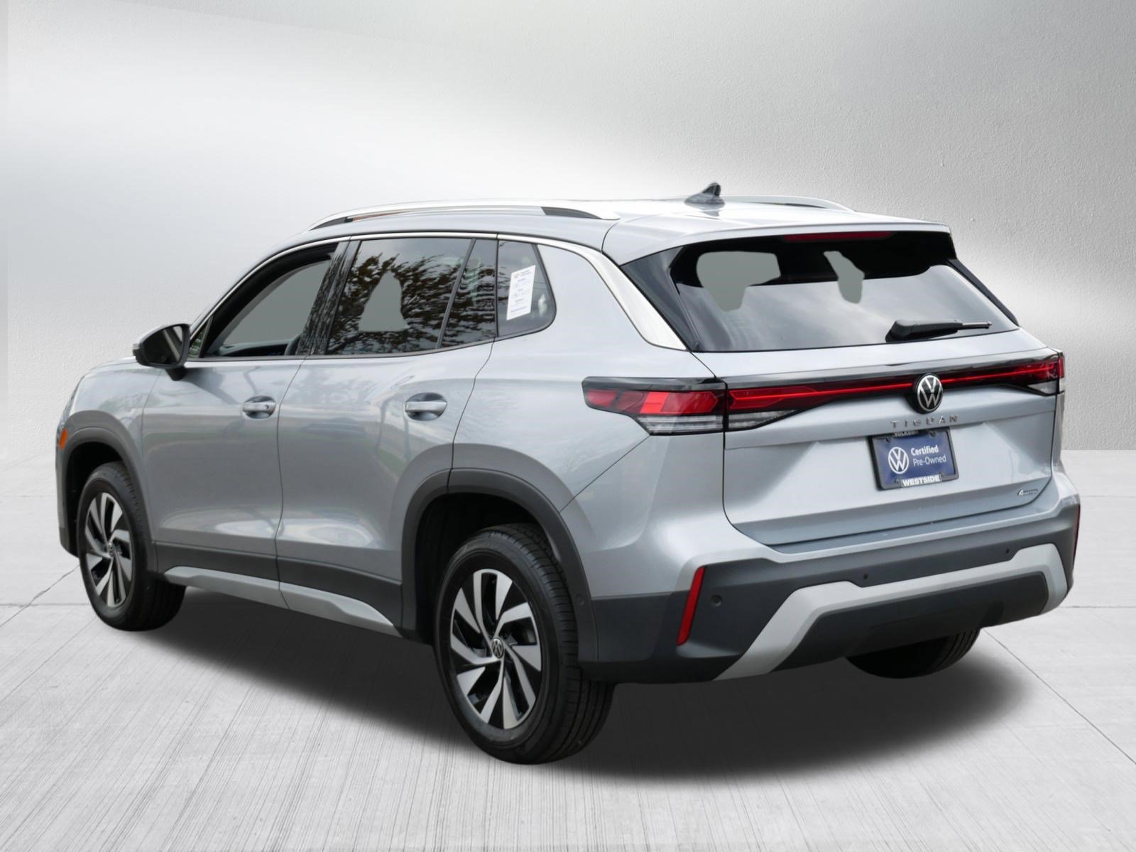 Certified 2025 Volkswagen Tiguan S AWD/4WD image 5