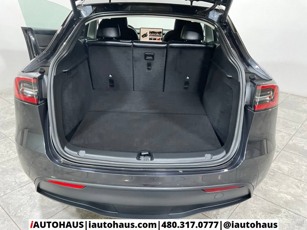 Used 2025 Tesla Model Y Long Range RWD image 11