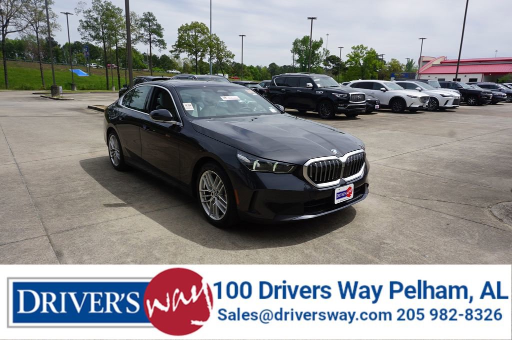 Used 2025 BMW 530i xDrive w/ Premium Package image 1
