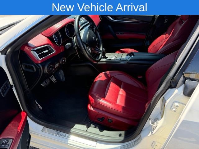 Used 2018 Maserati Ghibli S GranSport RWD image 2