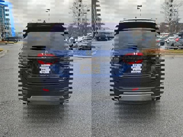 Used 2025 Honda Pilot Touring image 7