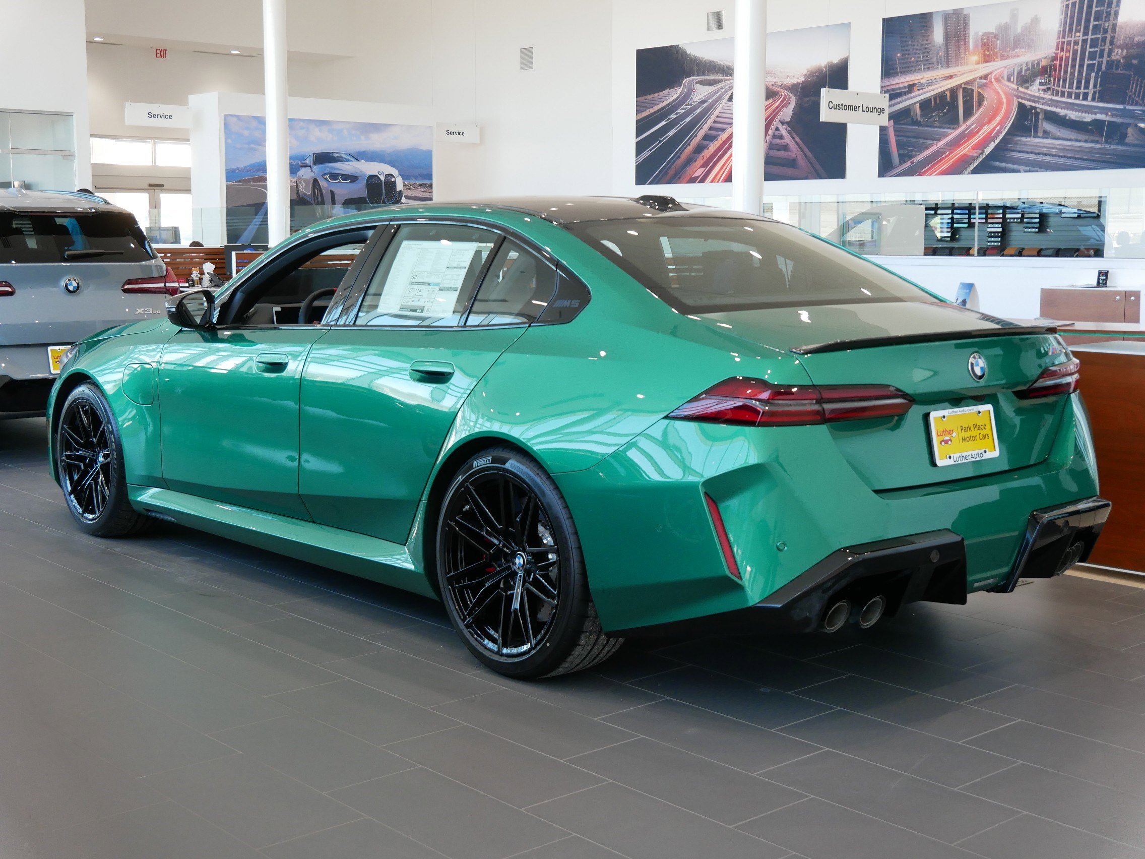 New 2026 BMW M5 w/ Carbon Package AWD/4WD video 3