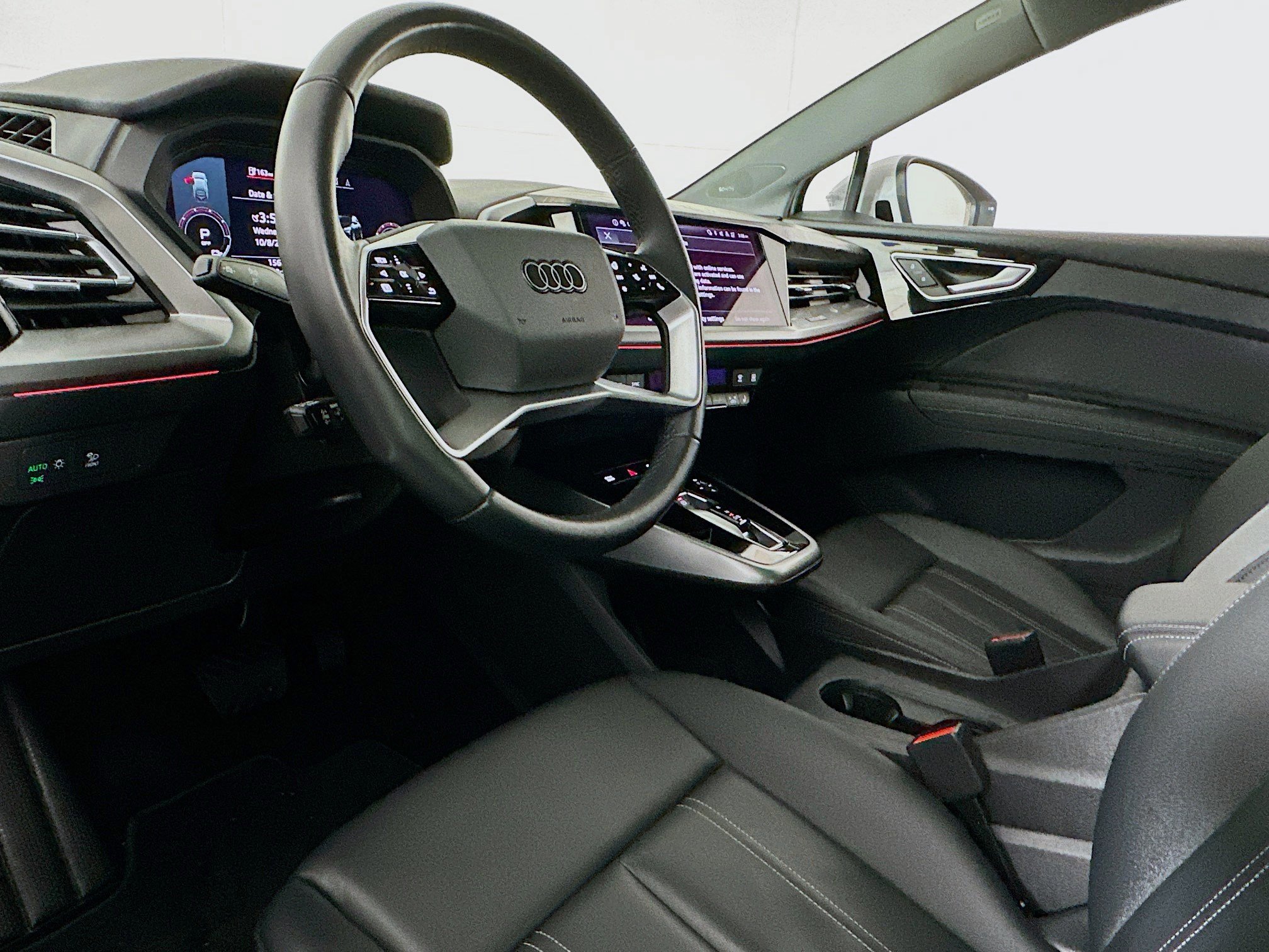 Used 2024 Audi Q4 e-tron Prestige image 7