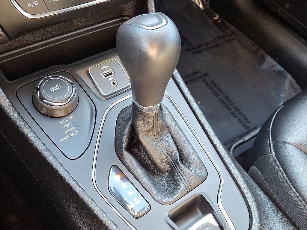 Used 2019 Jeep Cherokee Latitude Plus image 15