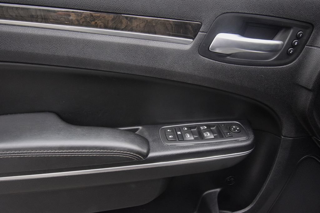 Used 2016 Chrysler 300 C AWD/4WD image 22