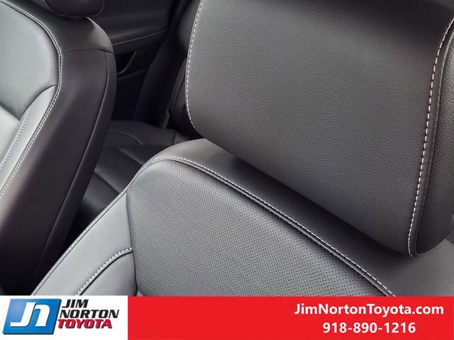 Used 2022 GMC Acadia SLT w/ Technology Package image 16