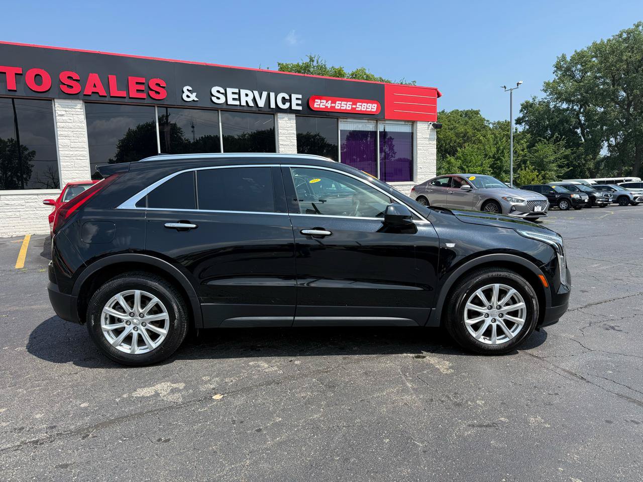 Used 2019 Cadillac XT4 Luxury w/ Cold Weather Package AWD/4WD image 8