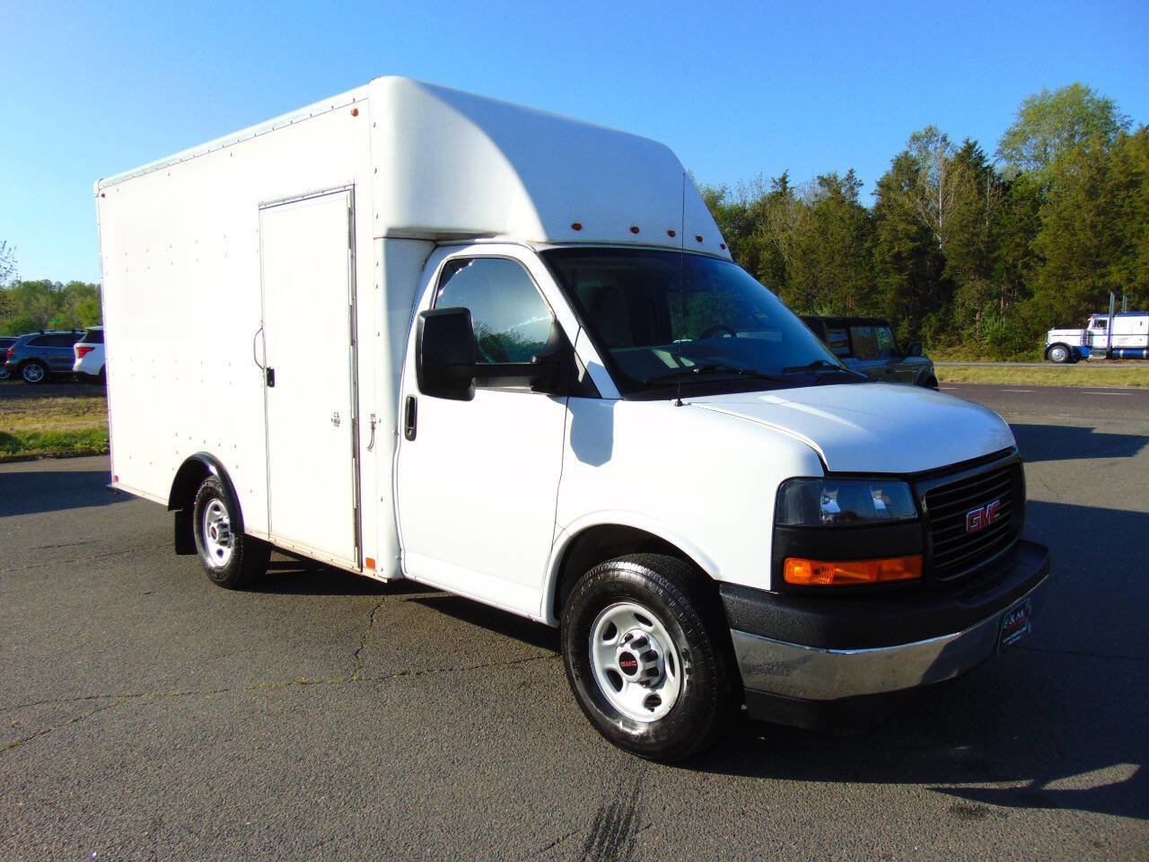 Used 2022 GMC Savana 3500 w/ Power Convenience Package RWD image 32