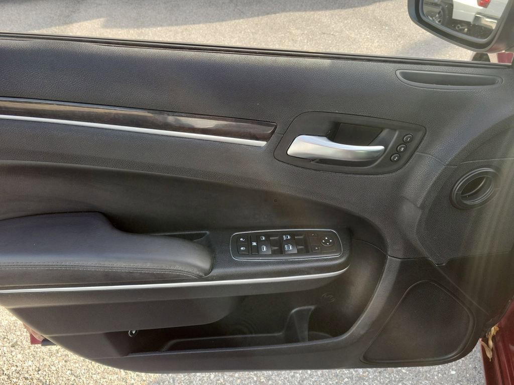 Used 2019 Chrysler 300 Limited RWD image 20