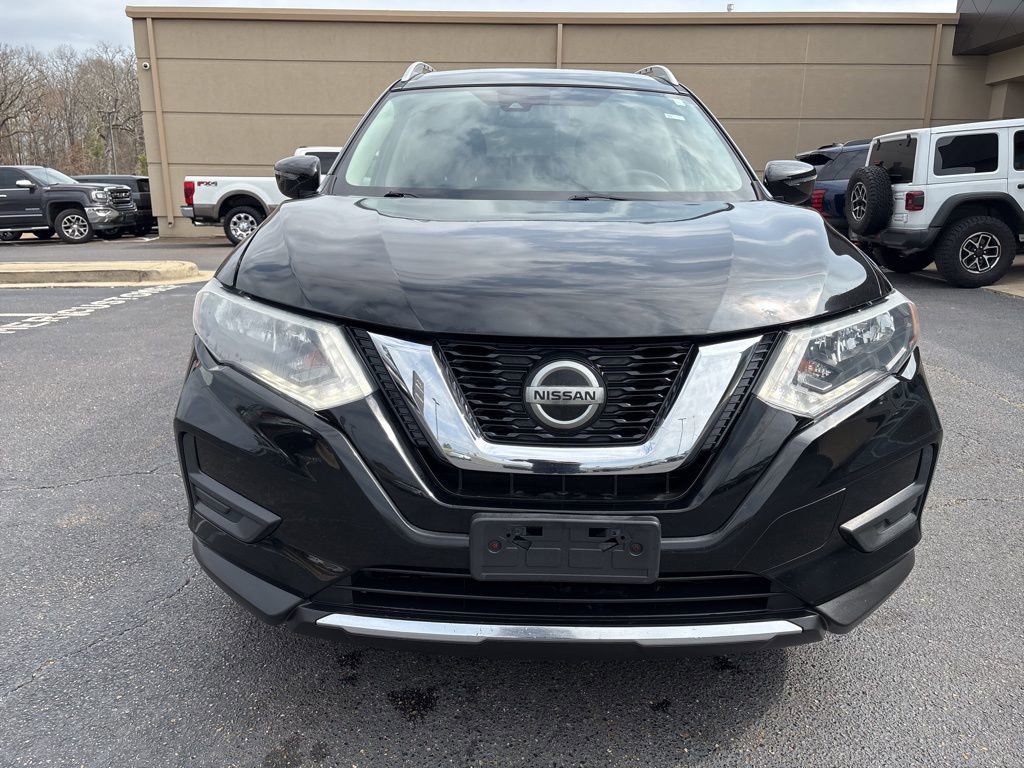 Used 2019 Nissan Rogue SV image 2