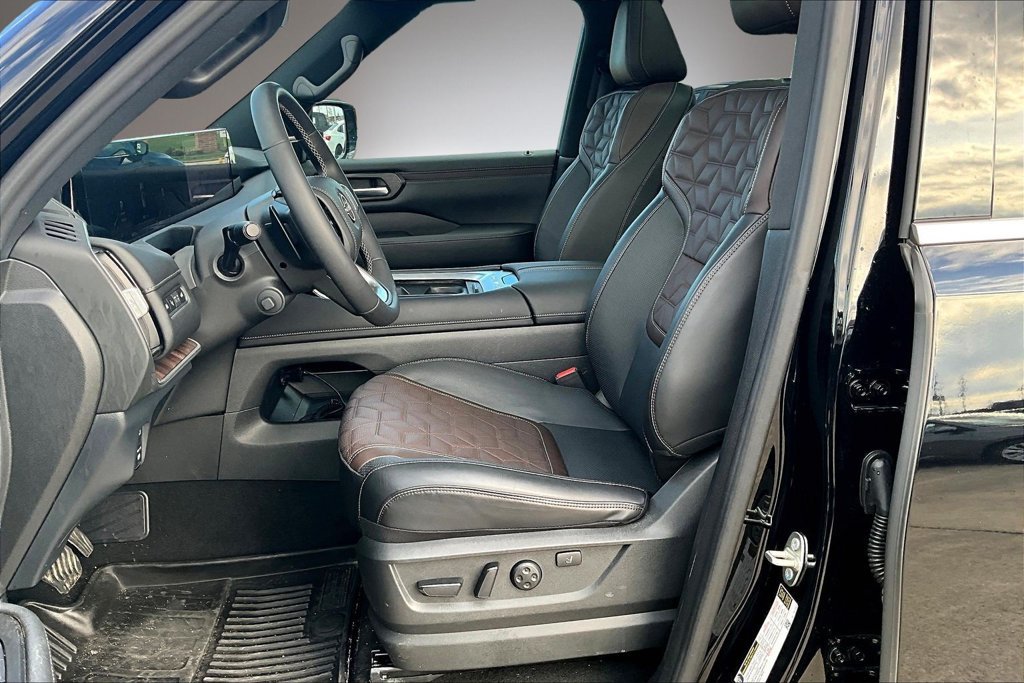 Certified 2025 Nissan Armada Platinum Reserve AWD/4WD image 21