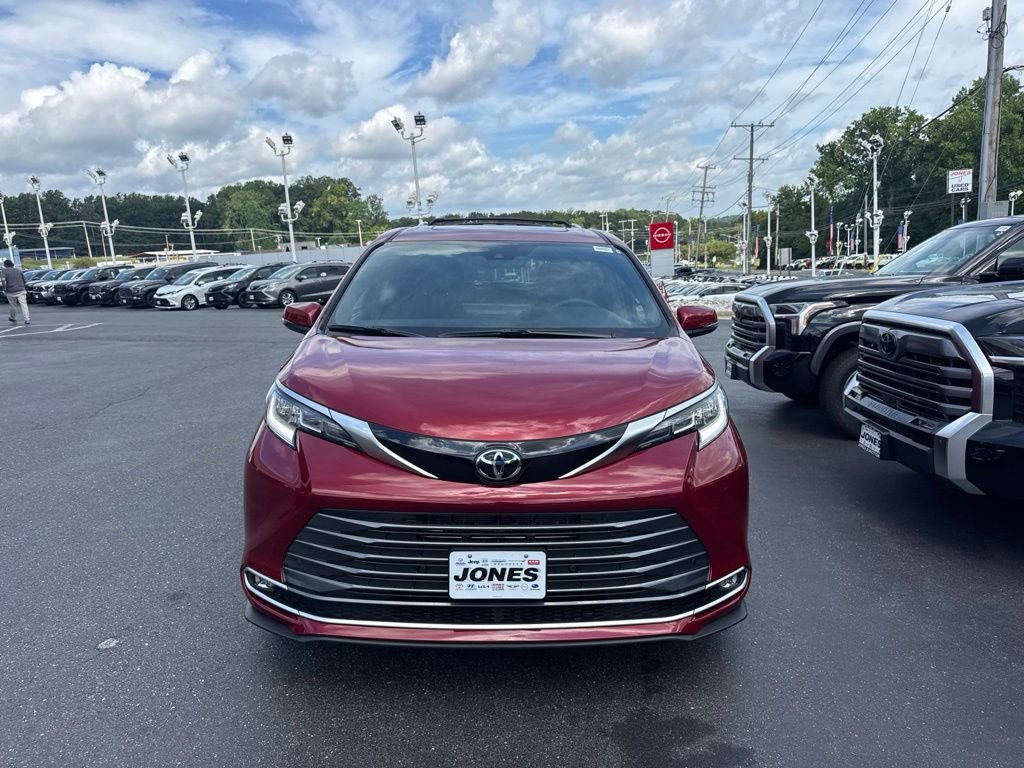 New 2026 Toyota Sienna Limited AWD/4WD image 3