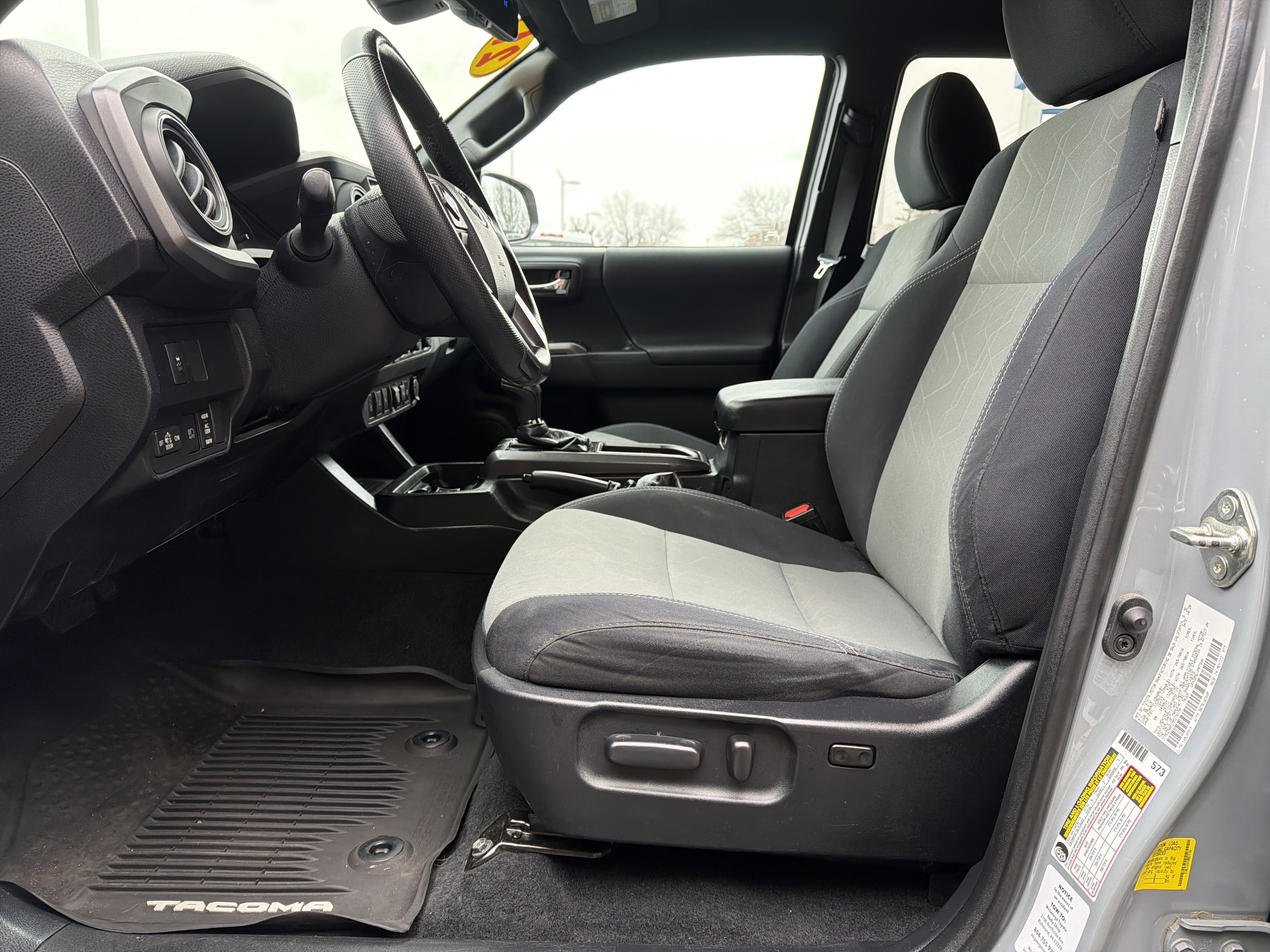 Used 2021 Toyota Tacoma TRD Off-Road w/ Technology Package image 16