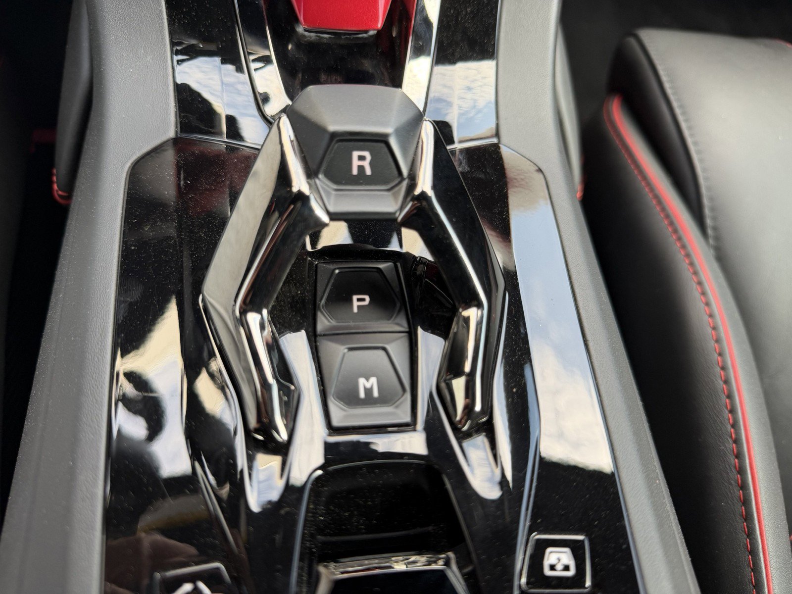 Used 2022 Lamborghini Huracan EVO image 18