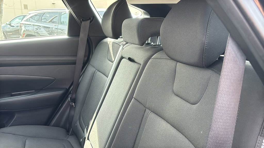 Used 2025 Hyundai Tucson SE image 30