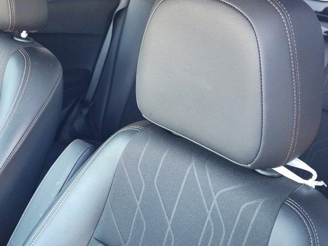 Used 2022 Chevrolet Trax LT w/ LT Convenience Package image 20