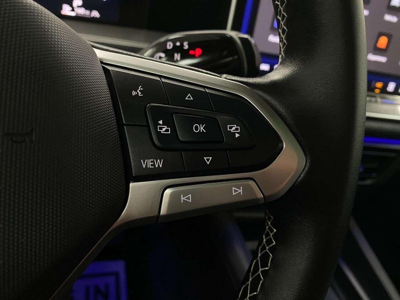 Certified 2025 Volkswagen Tiguan SE image 16