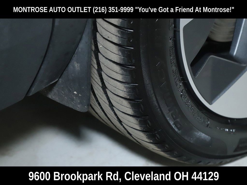 Used 2023 Volvo XC40 B5 Plus w/ Climate Package image 44