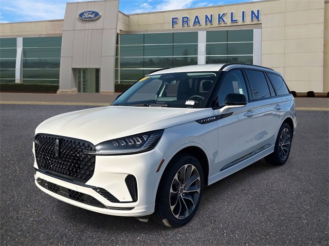 New 2026 Lincoln Aviator AWD w/ Jet Appearance Package image 3