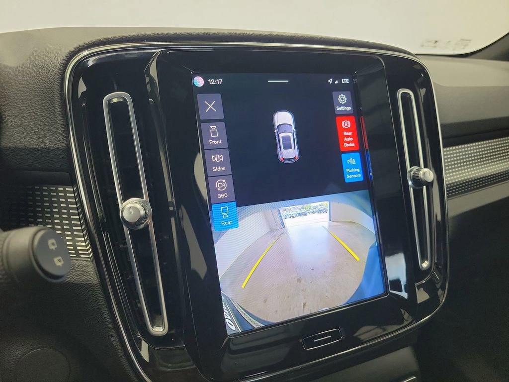 Used 2022 Volvo XC40 P8 Recharge Plus AWD/4WD image 29