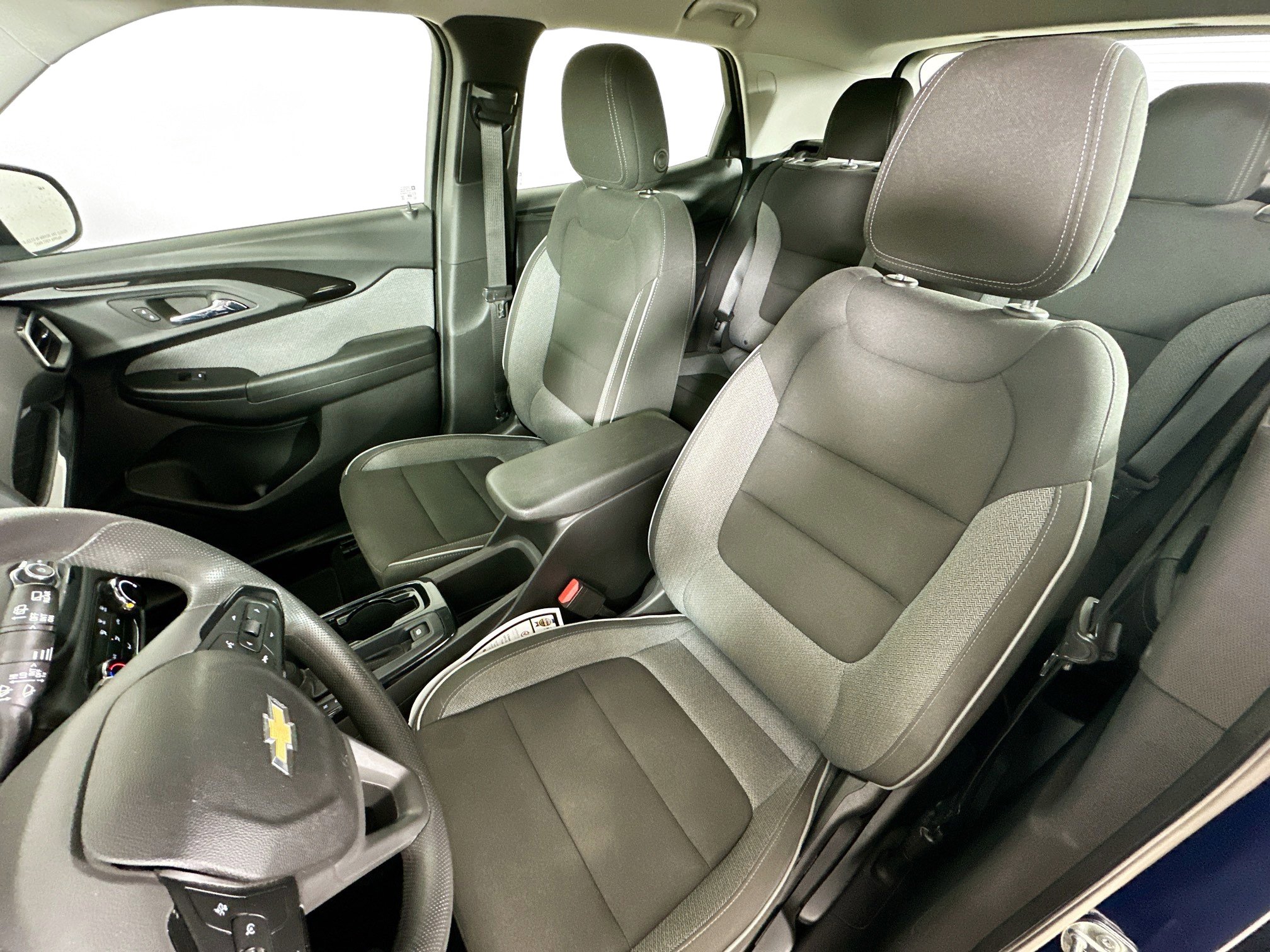 Used 2021 Chevrolet TrailBlazer LS FWD image 24
