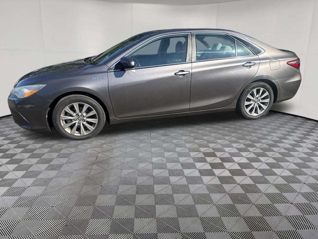 Used 2015 Toyota Camry XLE w/ Moonroof Package FWD image 16