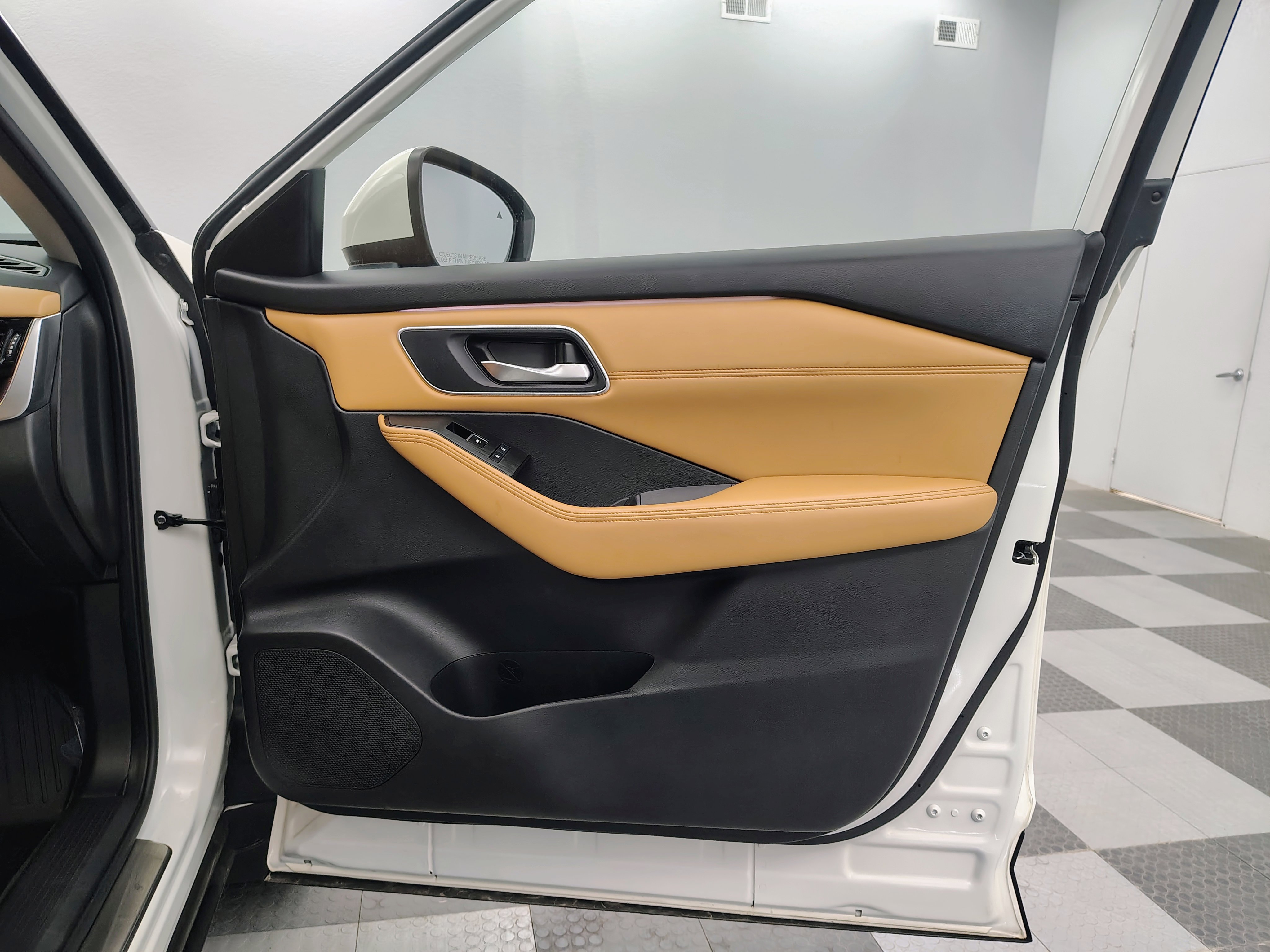 Used 2023 Nissan Rogue Platinum w/ Platinum Premium Package AWD/4WD image 28