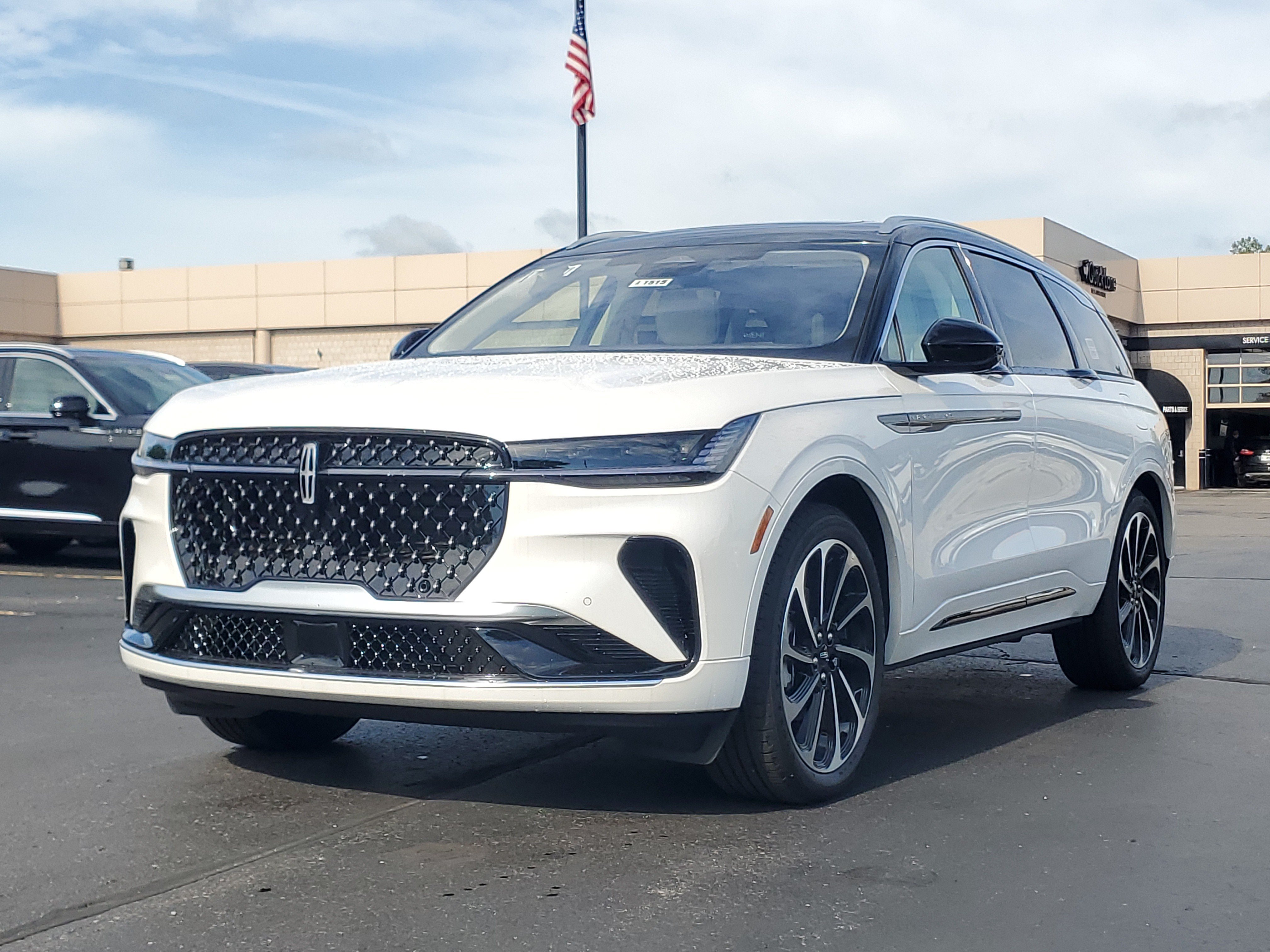New 2026 Lincoln Nautilus Black Label AWD/4WD image 2