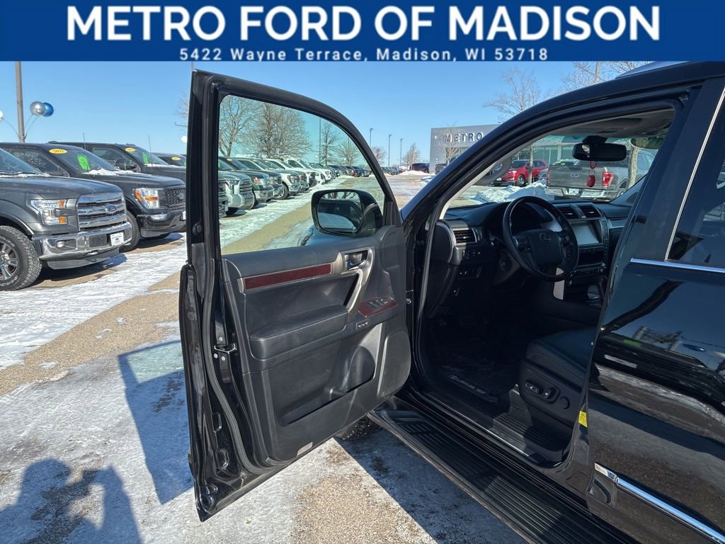 Used 2016 Lexus GX 460 image 9