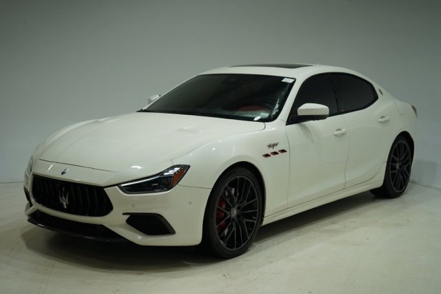 Used 2022 Maserati Ghibli Trofeo image 3