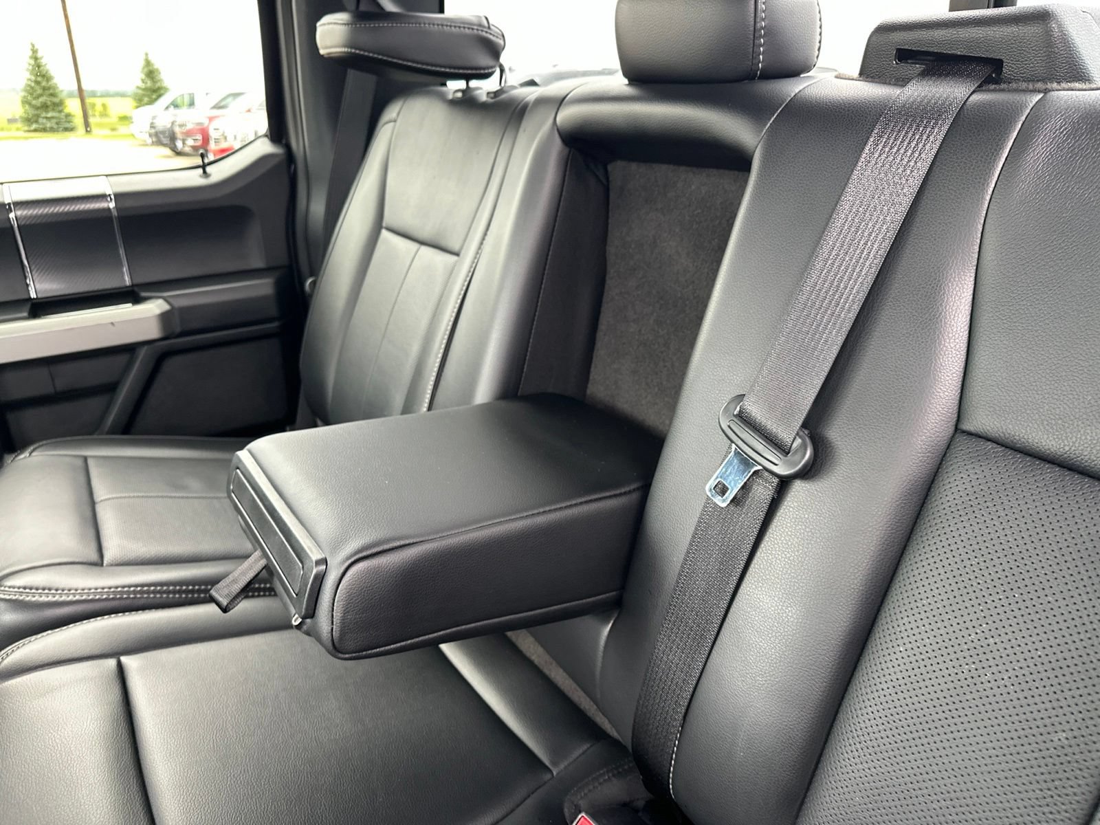 Used 2019 Ford F150 Lariat w/ Equipment Group 502A Luxury AWD/4WD image 28