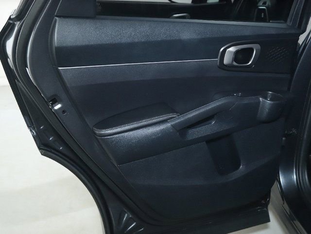 Used 2022 Kia Sorento LX AWD/4WD image 13