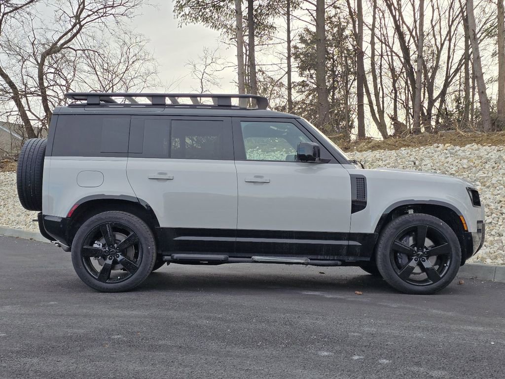 New 2026 Land Rover Defender 110 X-Dynamic SE AWD/4WD image 25
