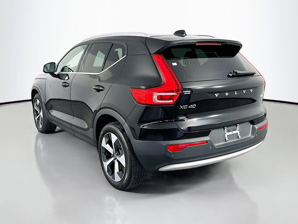 Used 2024 Volvo XC40 B5 Plus AWD/4WD image 5