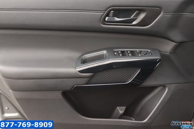 Used 2025 Nissan Pathfinder S image 8