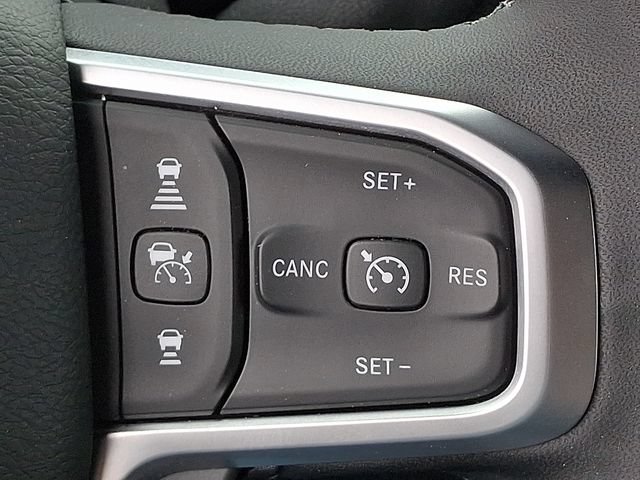 Used 2025 RAM 5500 4x4 Crew Cab image 22