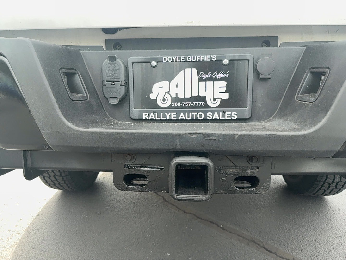 Used 2017 Ford F250 XL w/ Power Equipment Group AWD/4WD image 9