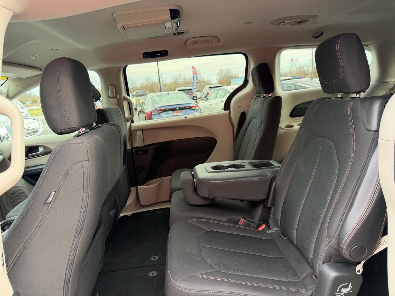 Used 2018 Chrysler Pacifica Touring Plus w/ Tire & Wheel Group image 16